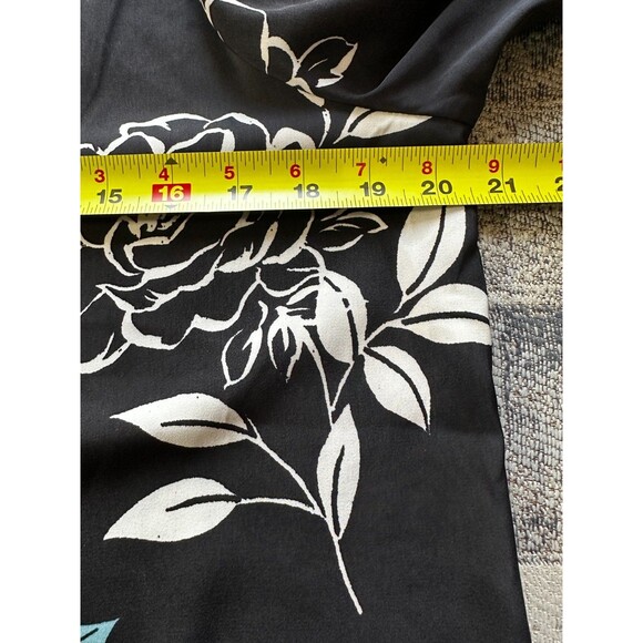 Forever 21 Kimono Top Black Satin Rare Oriental Japanese Flower size Medium NWT - Picture 5 of 10